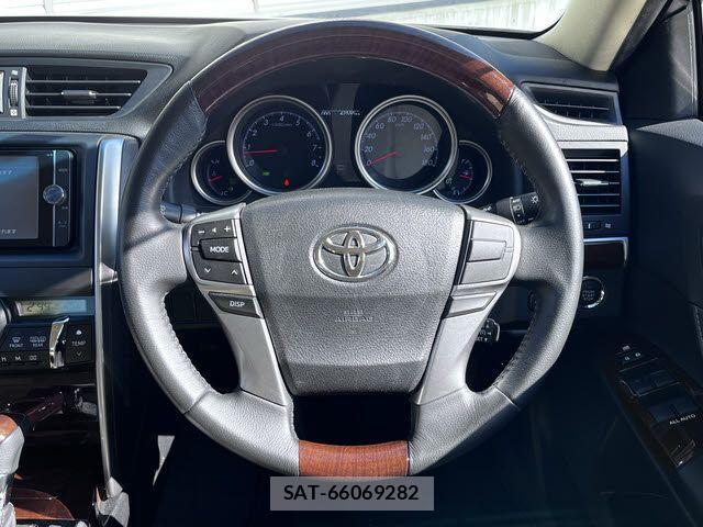 Toyota MARK X 2013-04 5871351-13