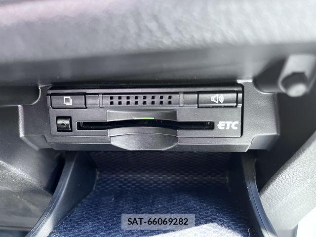 Toyota MARK X 2013-04 5871351-15
