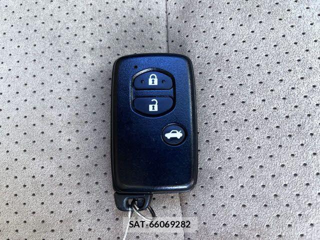 Toyota MARK X 2013-04 5871351-25