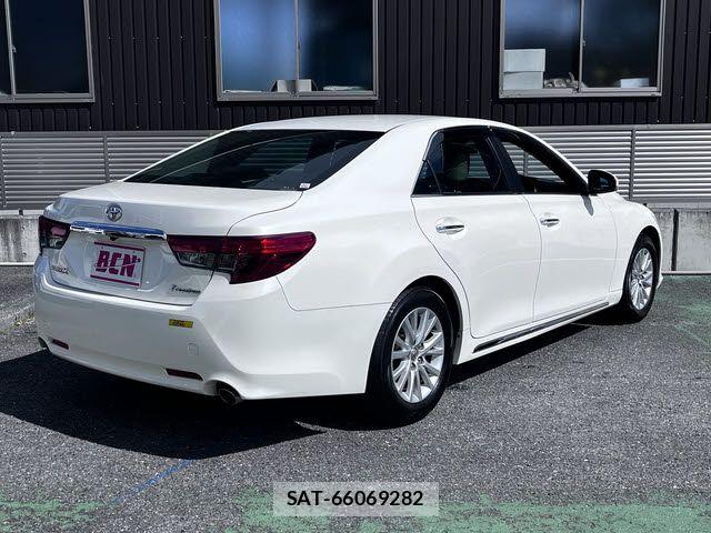 Toyota MARK X 2013-04 5871351-2