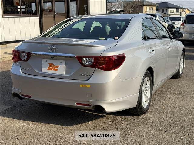Toyota MARK X 2010-06 5871360-23