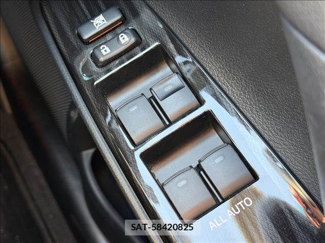 Toyota MARK X 2010-06 5871360-28