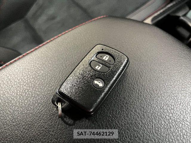 Toyota MARK X 2014-01 5871343-25