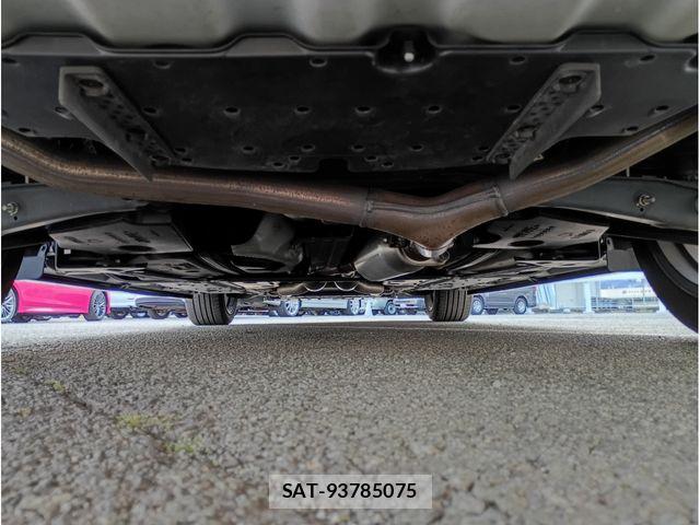 Toyota MARK X 2017-01 5871341-10