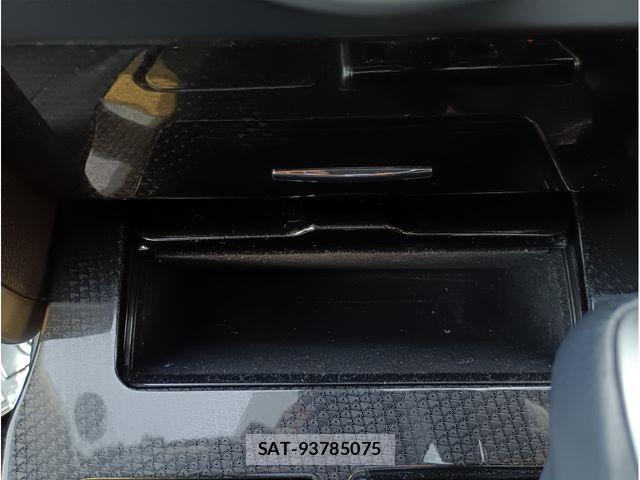 Toyota MARK X 2017-01 5871341-16