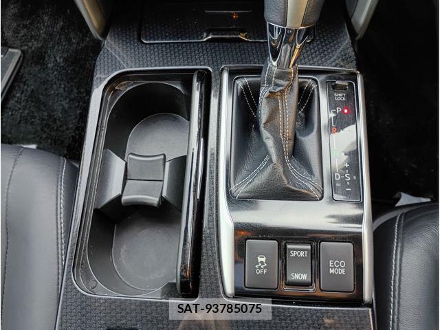 Toyota MARK X 2017-01 5871341-17