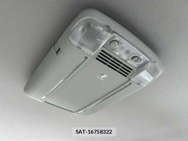 Toyota MARK X 2011-10 6676748-25