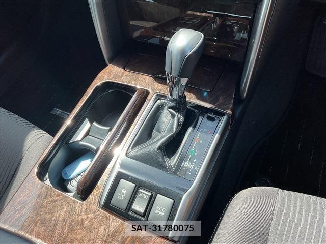 Toyota MARK X 2018-11 6676745-10