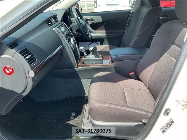 Toyota MARK X 2018-11 6676745-18