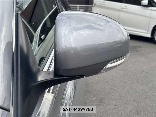 Toyota MARK X 2013-04 6676742-26