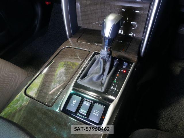 Toyota MARK X 2016-02 6752285-18