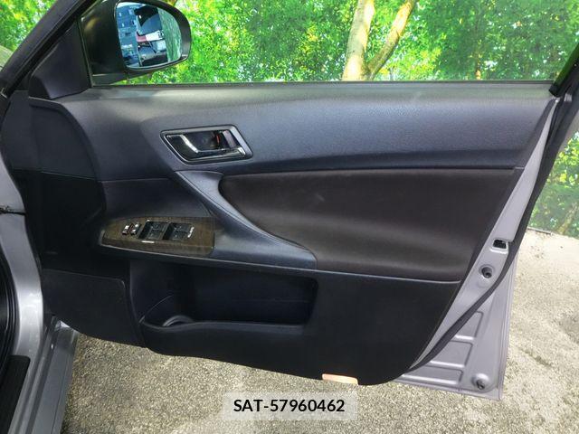 Toyota MARK X 2016-02 6752285-22