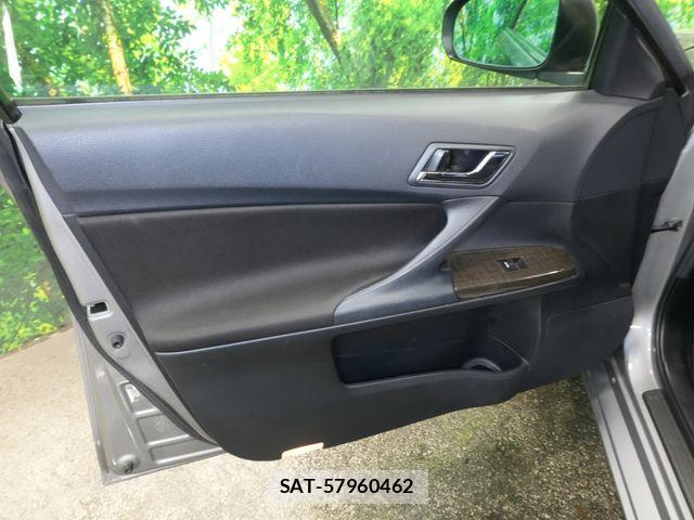 Toyota MARK X 2016-02 6752285-24
