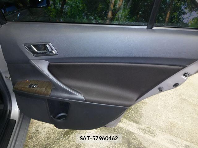 Toyota MARK X 2016-02 6752285-26