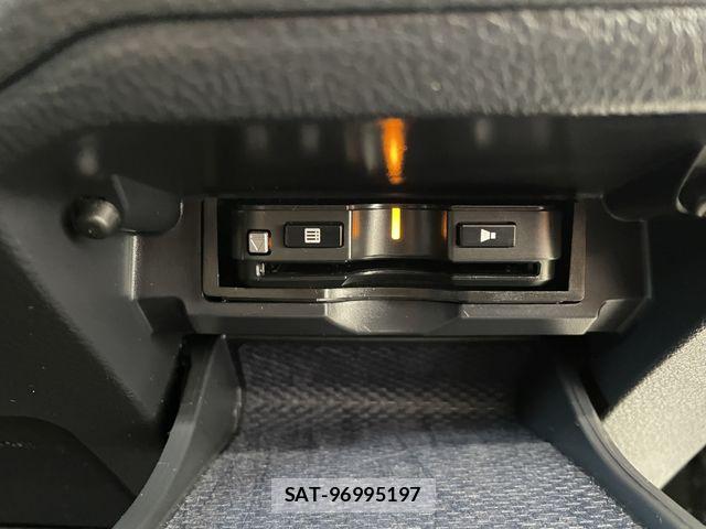 Toyota MARK X 2019-01 6907948-17