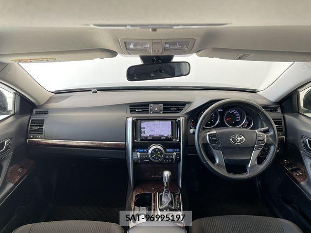 Toyota MARK X 2019-01 6907948-1