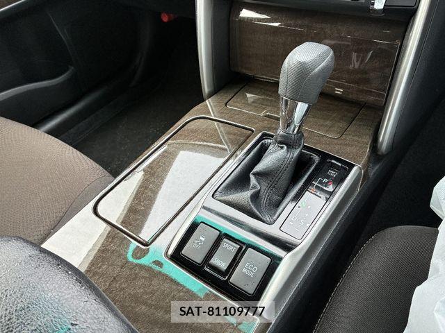 Toyota MARK X 2015-06 6907951-13