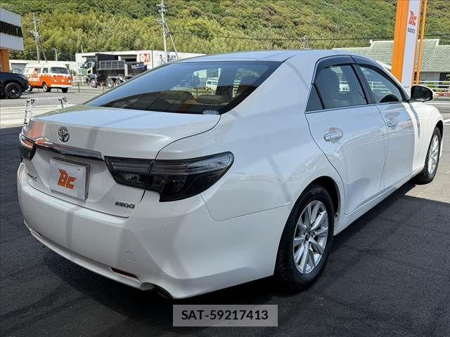 Toyota MARK X 2017-11 7020817-12