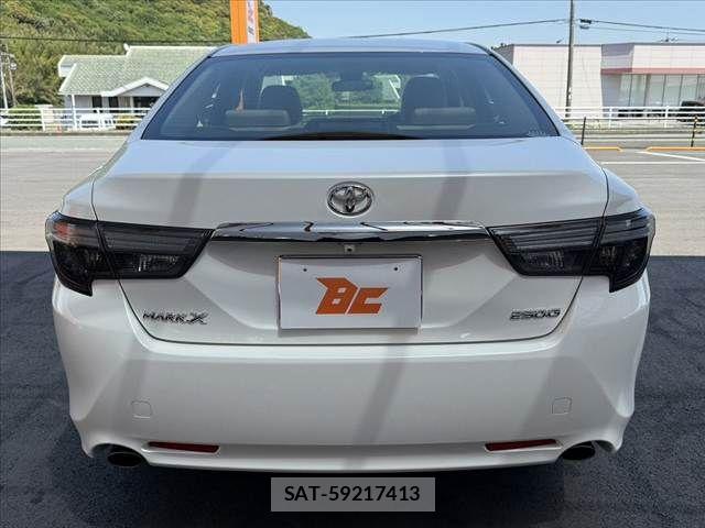 Toyota MARK X 2017-11 7020817-13