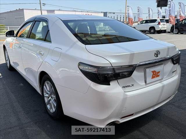 Toyota MARK X 2017-11 7020817-14