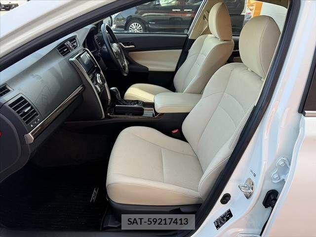 Toyota MARK X 2017-11 7020817-16