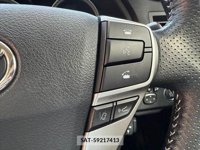 Toyota MARK X 2017-11 7020817-25