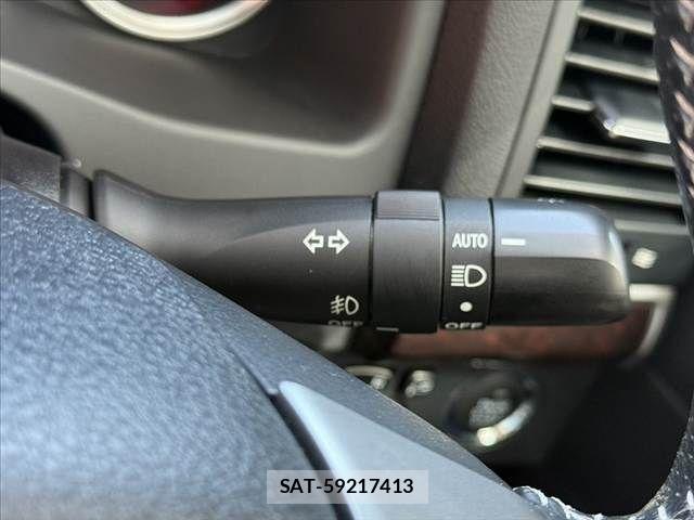 Toyota MARK X 2017-11 7020817-28