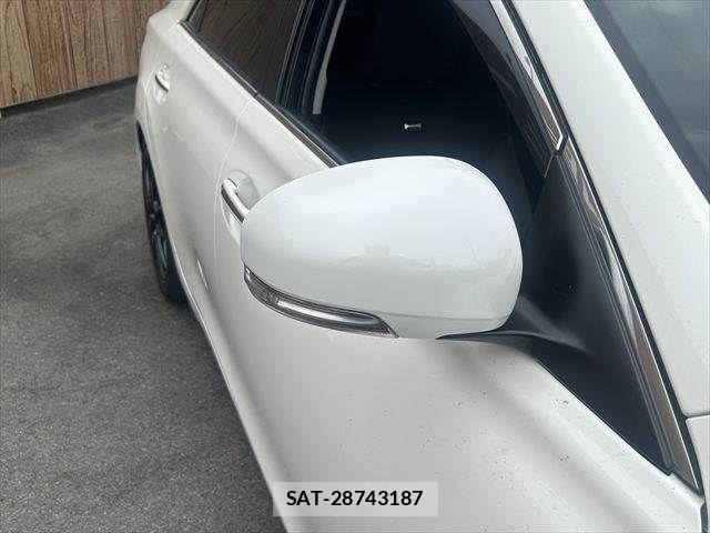 Toyota MARK X 2013-03 7221254-24