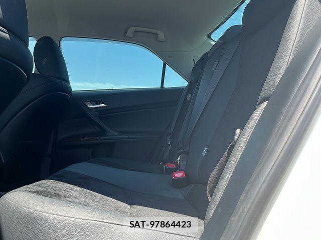 Toyota MARK X 2015-03 7221269-12