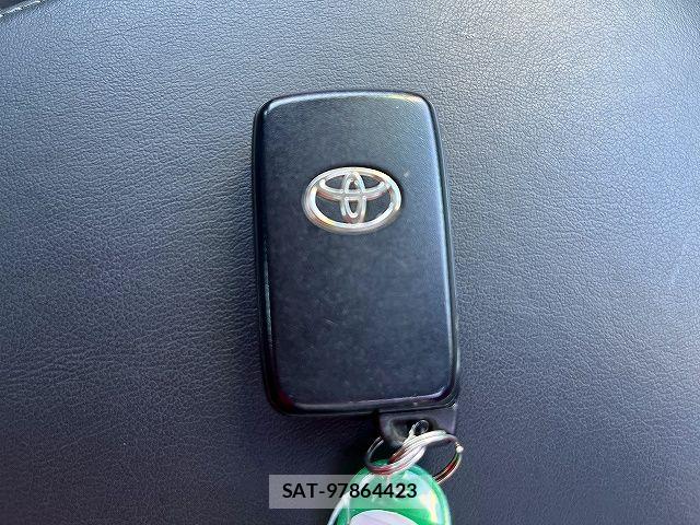Toyota MARK X 2015-03 7221269-25