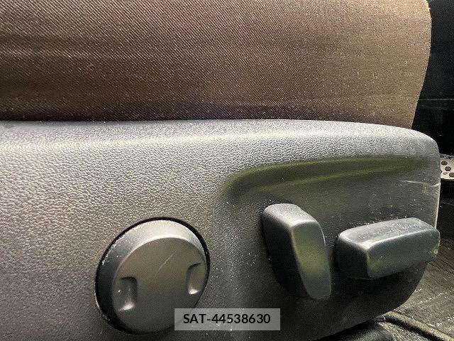 Toyota MARK X 2014-01 7221263-23