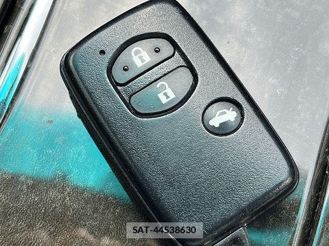 Toyota MARK X 2014-01 7221263-25