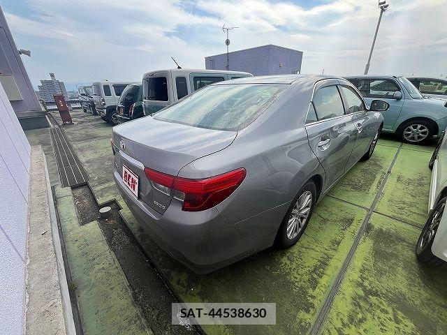 Toyota MARK X 2014-01 7221263-2