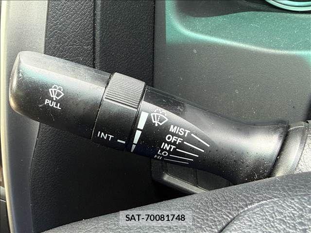 Toyota MARK X 2013-10 7221258-27