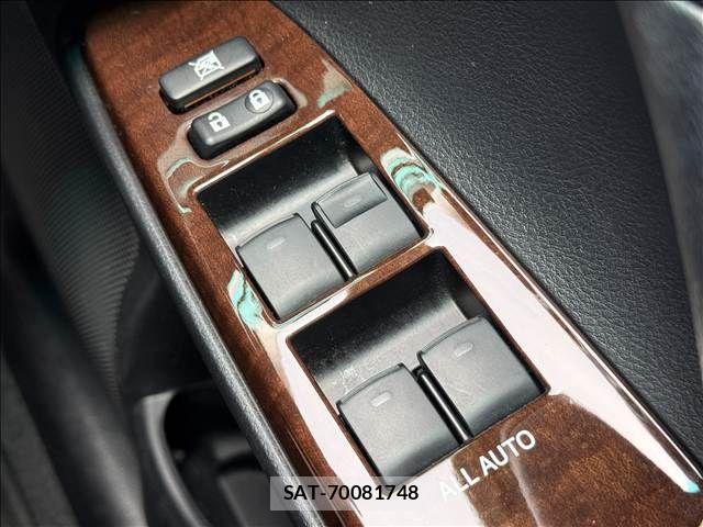 Toyota MARK X 2013-10 7221258-28
