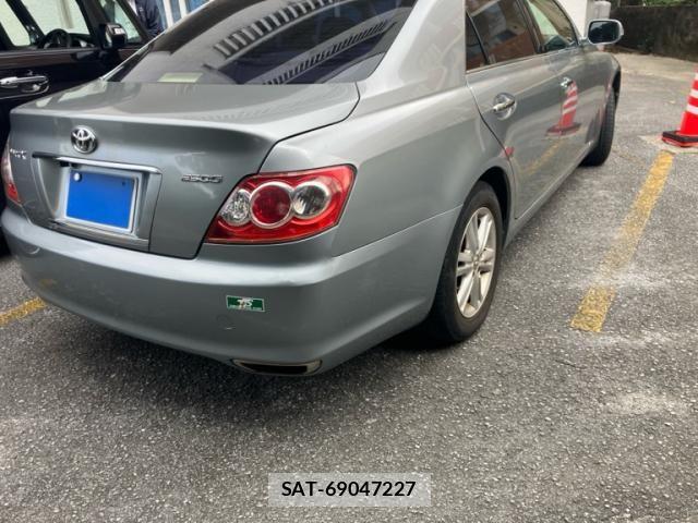 Toyota MARK X 2007-11 7221250-2