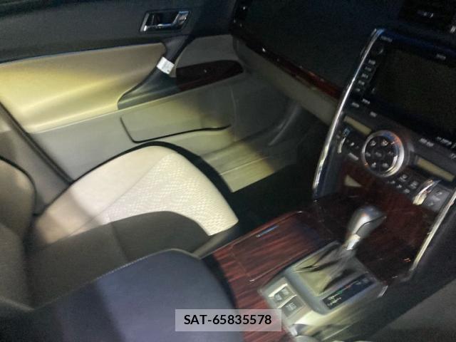 Toyota MARK X 2010-04 7221247-16
