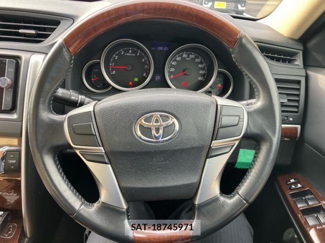 Toyota MARK X 2013-06 7251410-12