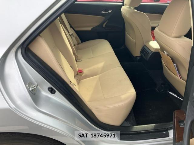 Toyota MARK X 2013-06 7251410-18