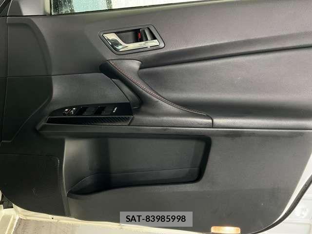 Toyota MARK X 2012-10 7272259-13