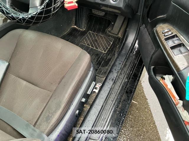 Toyota MARK X 2012-09 7272258-11