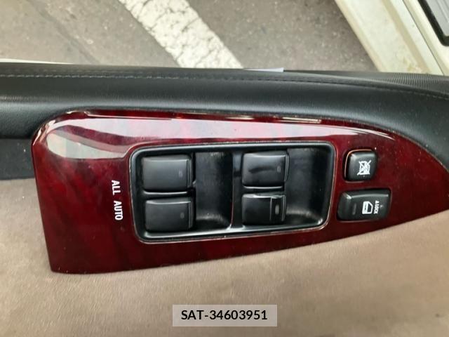 Toyota MARK X 2009-04 7272257-11