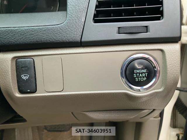 Toyota MARK X 2009-04 7272257-15
