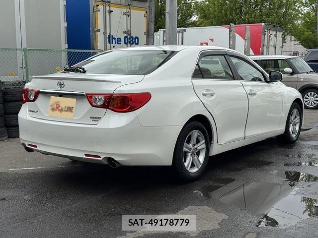 Toyota MARK X 2012-02 7328167-1