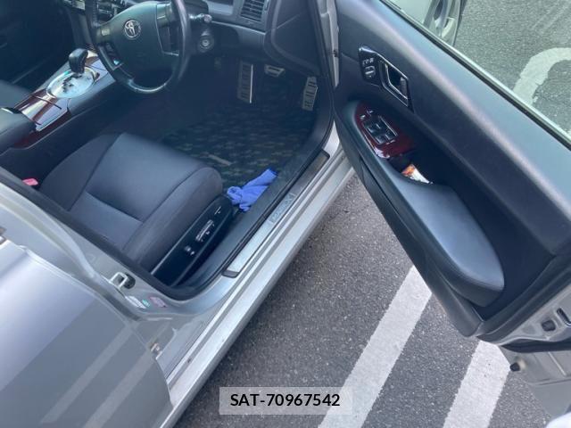 Toyota MARK X 2006-02 7328173-13