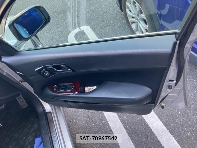 Toyota MARK X 2006-02 7328173-14