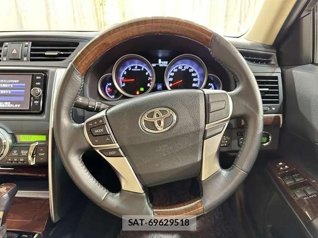 Toyota MARK X 2016-11 7358609-9