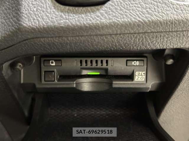Toyota MARK X 2016-11 7358609-12