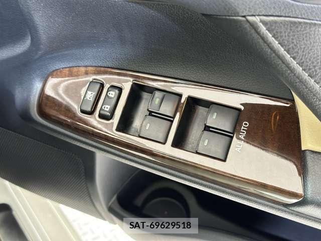 Toyota MARK X 2016-11 7358609-13