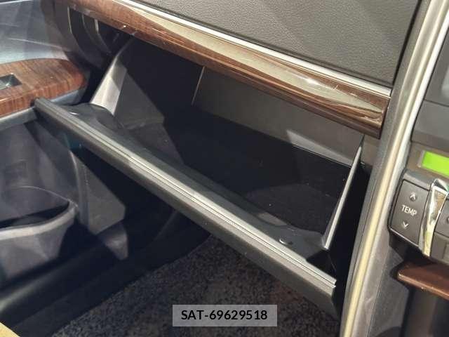Toyota MARK X 2016-11 7358609-23